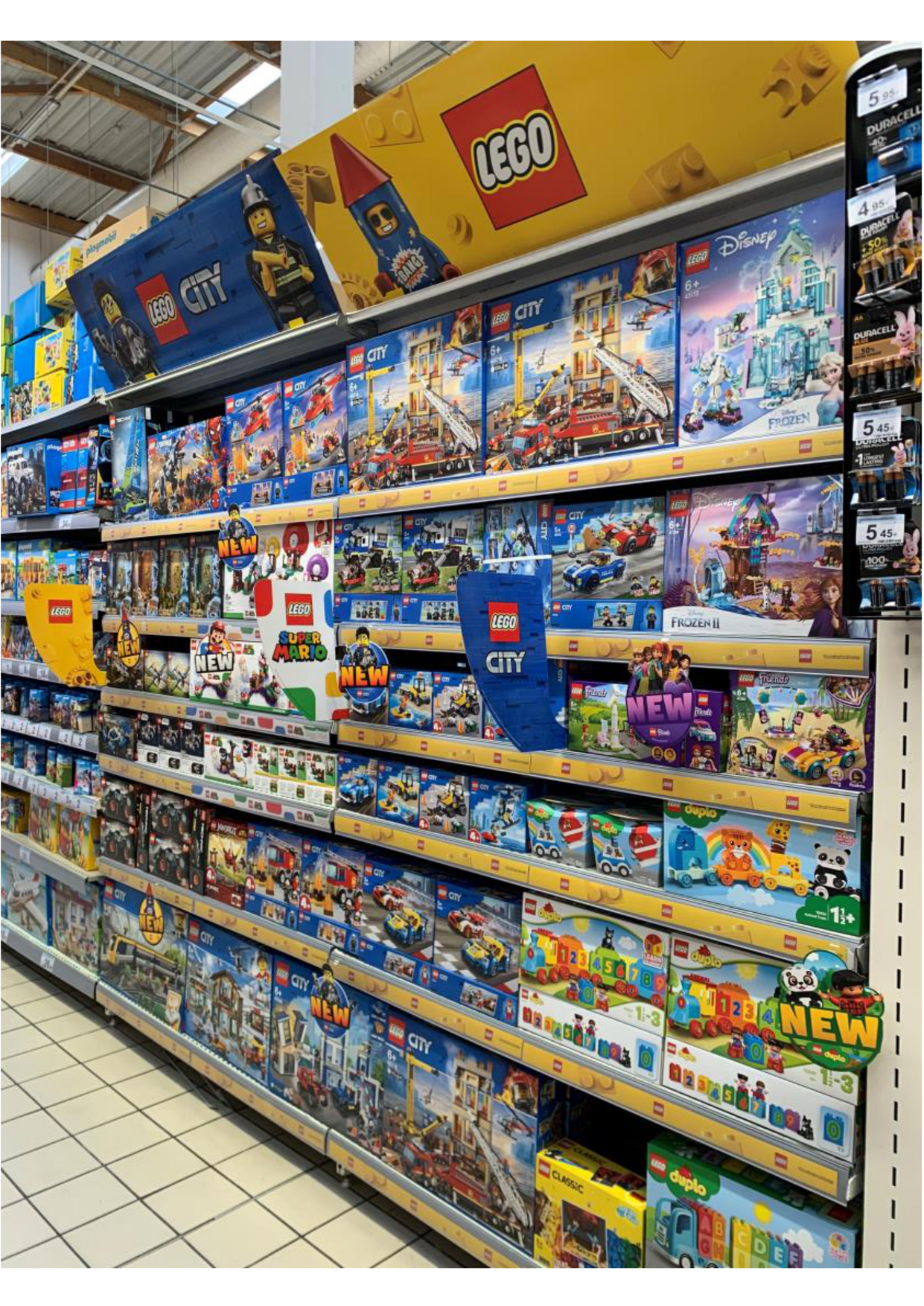 Lineal de LEGO® incluido en el caso de merchandising de Servicios Reunidos