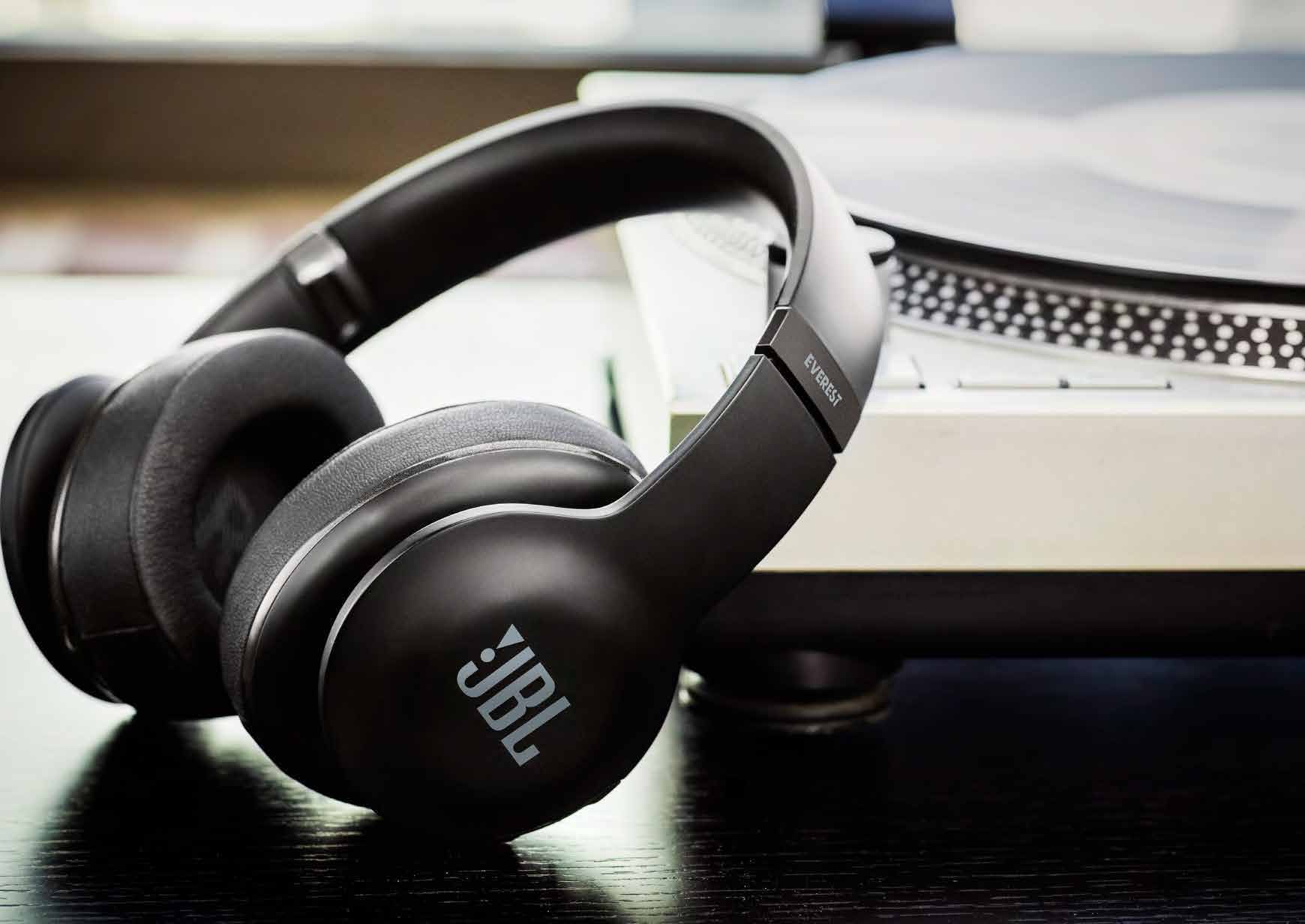 Auriculares JBL del documento del caso de éxito de Harman International